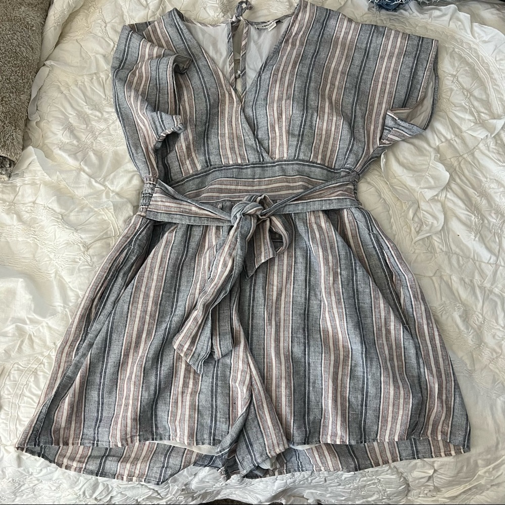 “FREE PEOPLE” AE ROMPER